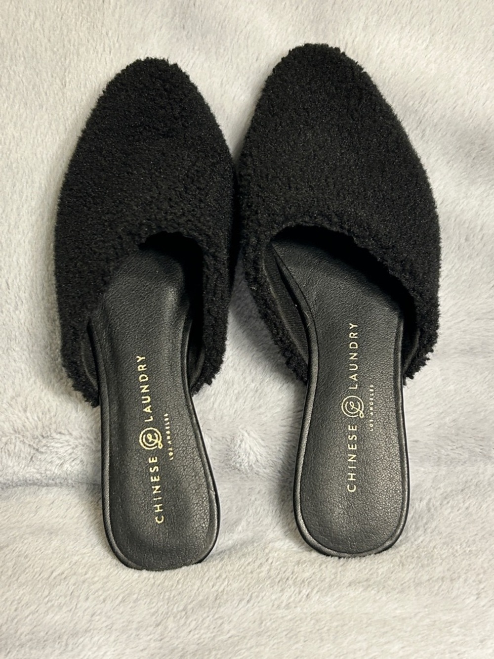 Chinese Laundry Black Sherpa Mule Slippers Size 6
